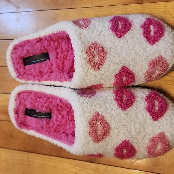Womens slip on slippers "Marylyn Monroe" size 9 - Picture 2 of 6